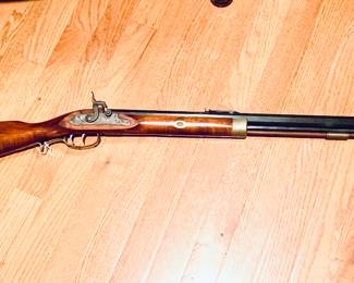 BLACK POWDER REPLICA RIFLE