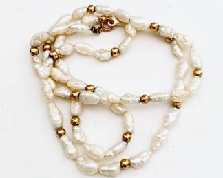 GOLD AND FRESHWATER PEARL NECKLACE