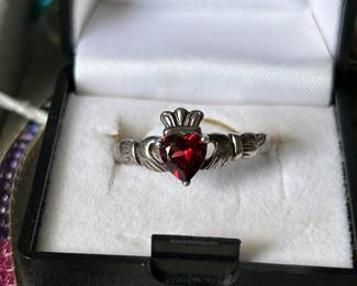Garnet heart ring