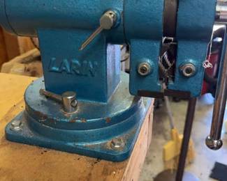 LARIN 5 Bench Vise