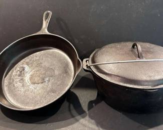 Griswold 8 Cast Iron Fry Pan 10 in Dutch Oven