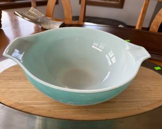 Amish Butterprint Cinderella bowl