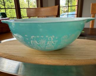 Amish Butterprint Cinderella bowl