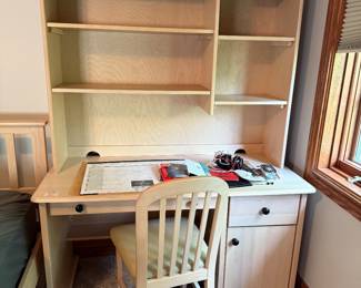 Desk/bookcase