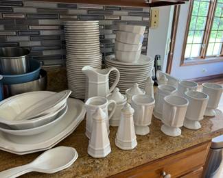 Pfaltzgraf dinnerware, 85 pcs