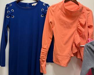 Womens' clothing