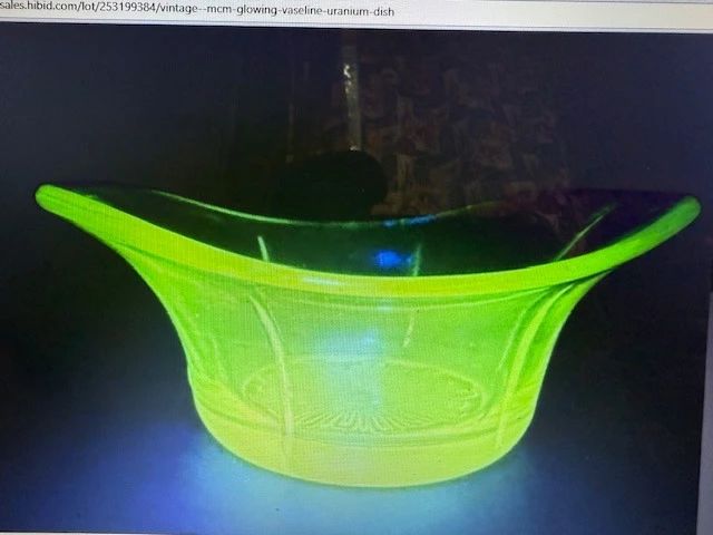 Uranium / Vaseline glass.