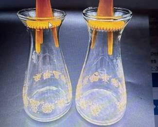 PYREX salt & pepper shakers. https://modestlambestatesales.hibid.com/