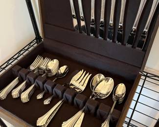 Stainless flatware