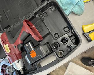 Impact driver with two working batteries