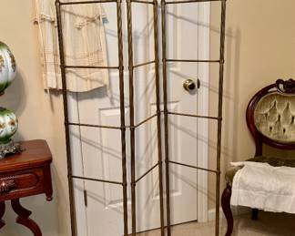 Antique brass folding acrwen