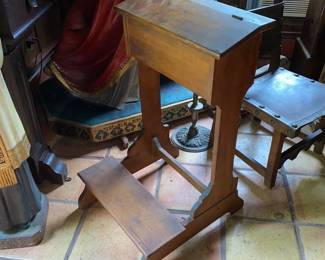 kneeler