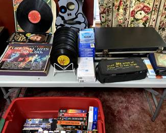 Guitar/Vinyl Records/VHS/cassette tapes