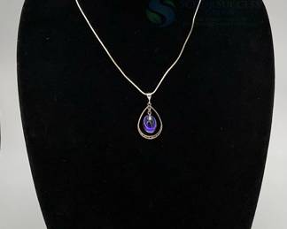 LeightWorks Crystal Pendant Necklace
