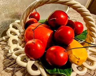 Vintage 1960s Italian Porcelain Fruit Basket Figurine VERY RARE JEN8077 $43.99