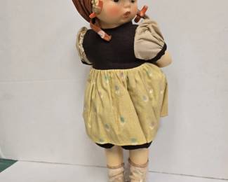 Vintage Goebel Ceramic Girl Doll JEN8090 $41.99