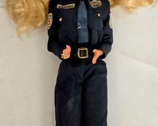 Vintage 1993 Police Officer Barbie, Blonde Hair JEN8086 $37.99