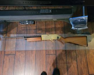 Crosman 761 XL Pellet Gun