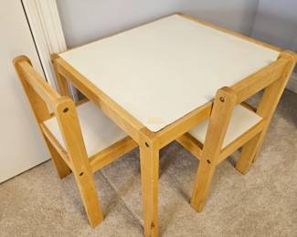 Kids table and chair set