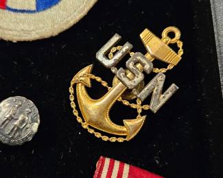 Wwii us navy screwback pin