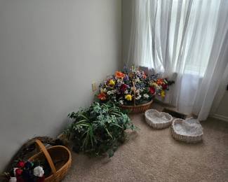 Flower arrangements 