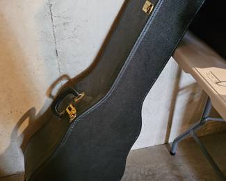 Guitar hard case