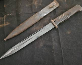 WWII German bayonet with scabbard 