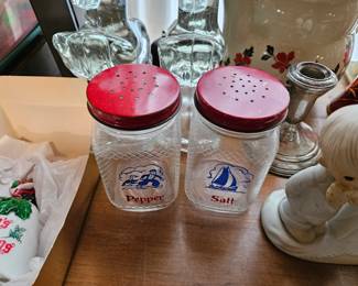 Vintage salt and pepper shakers 