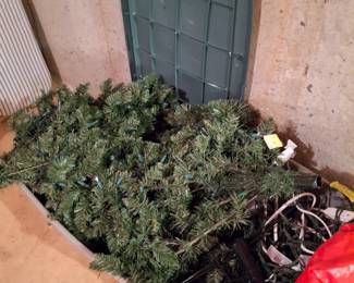 Pre-lit Christmas tree