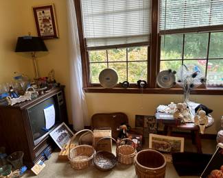 Baskets, lamps, glassware