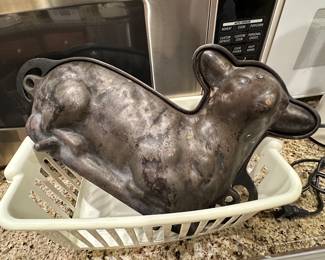 Lamb mold
