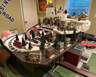 Train layout! To be sold together - not separating pieces