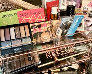 LOTS OF MAKE-UP INCLUDING NAKED BRAND.