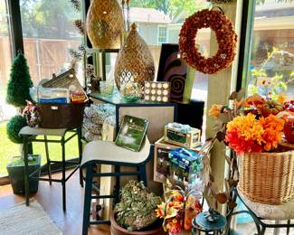 FALL FUN OUT IN THE SUNROOM.
