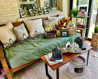 MISSION STYLE DAYBED.