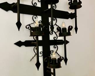 THIS GOTHIC STYLE WALL SCONCE WORKS AND REALLY LIGHTS UP THE ROOM! PLUGGED IN, YOU CAN EASILY MOVE TO WHERE IT WORKS IN YOUR HOME!