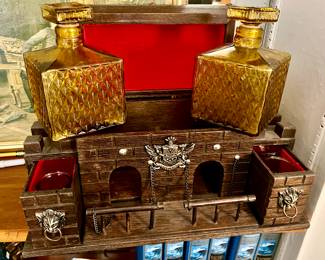 FABULOUS VINTAGE 1970'S CASTLE DECANTER SET
