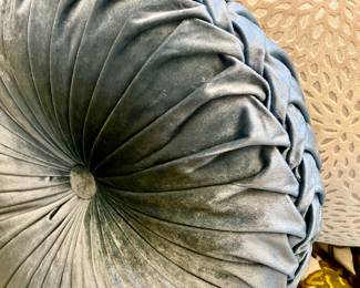 LOVE THESE BLUE PILLOW AND CREWEL FABRIC.