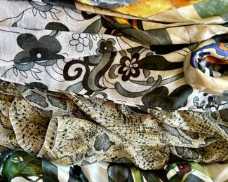 PRETTY SCARVES
