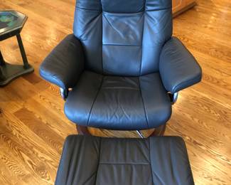 comfy STRESSLESS ergonomic recliner
