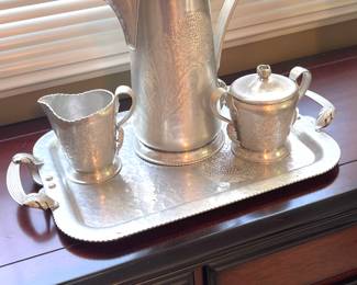 Hammered aluminum set