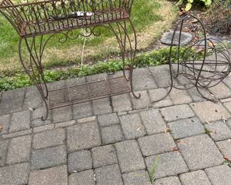 Wire yard items