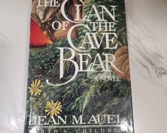 SIGNED FIRST EDITION CLAN OF THE CAVE BEAR BY JEAN AUEL