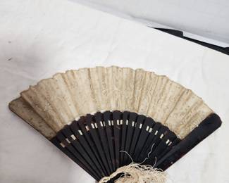 ANTQIUE LACE AND TORTOISE FAN