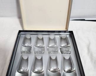 BEAUTIFUL SHOT GLASSES IN BOX