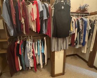 Lots of nice, clean Ladie's Clothing