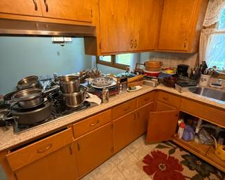 Various Vintage Retro and Modern Kitchen Items