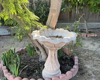 The birds will really like cooling off in this birdbath.