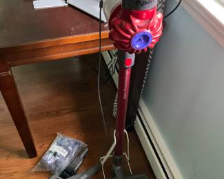 DYSON VACUUM