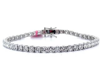 Classic 9 Carat Diamond Tennis Bracelet in Platinum